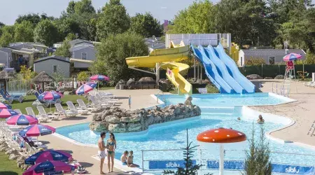 Piscine avec toboggan dans le Loir et Cher