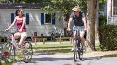vélo dans le camping domaine de dugny